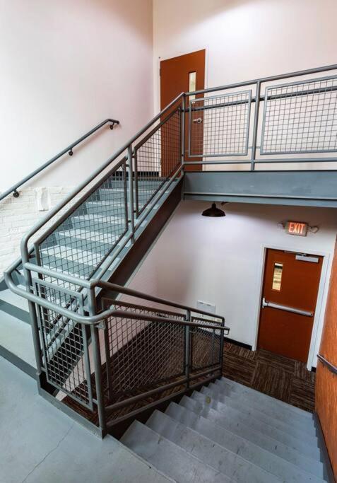 Centric Modern Loft W/ King Beds & Smart Gametable Βίλα Ρότσεστερ Εξωτερικό φωτογραφία