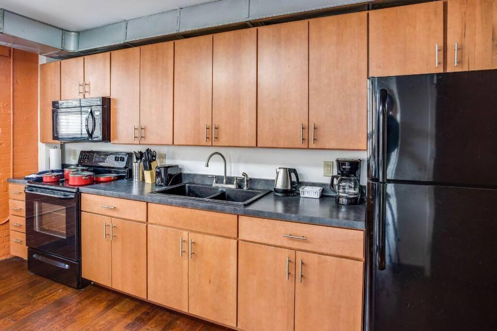 Centric Modern Loft W/ King Beds & Smart Gametable Βίλα Ρότσεστερ Εξωτερικό φωτογραφία