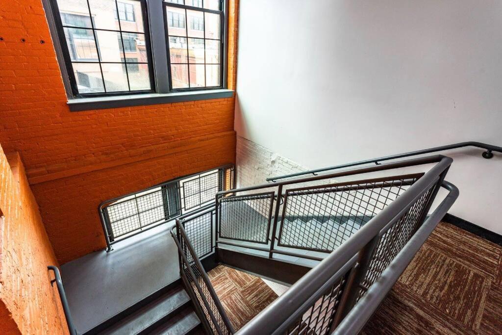 Centric Modern Loft W/ King Beds & Smart Gametable Βίλα Ρότσεστερ Εξωτερικό φωτογραφία